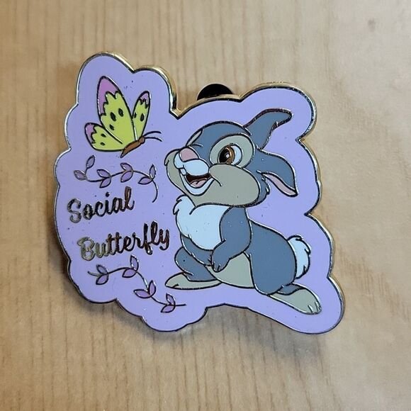 Disney's Thumper bundle. 3 books, pin, Wobble figure - Picture 11 of 12